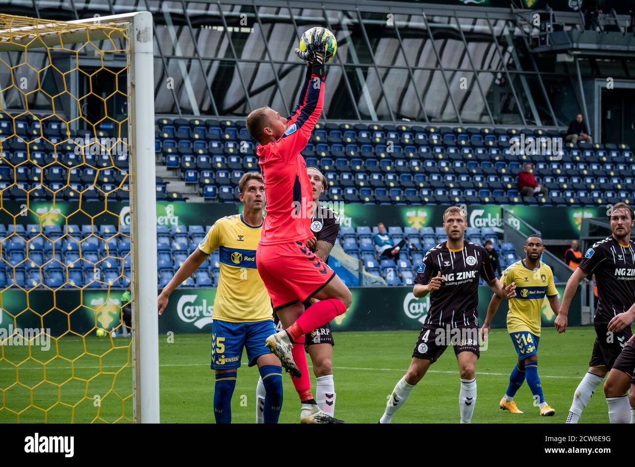 Broendby, Danimarca. 27 Settembre 2020. Marvin Schwabe (1) di Broendby SE visto durante la partita 3F Superliga tra Broendby IF e AC Horsens al Broendby Stadion di Broendby. (Photo Credit: Gonzales Photo/Alamy Live News Foto Stock