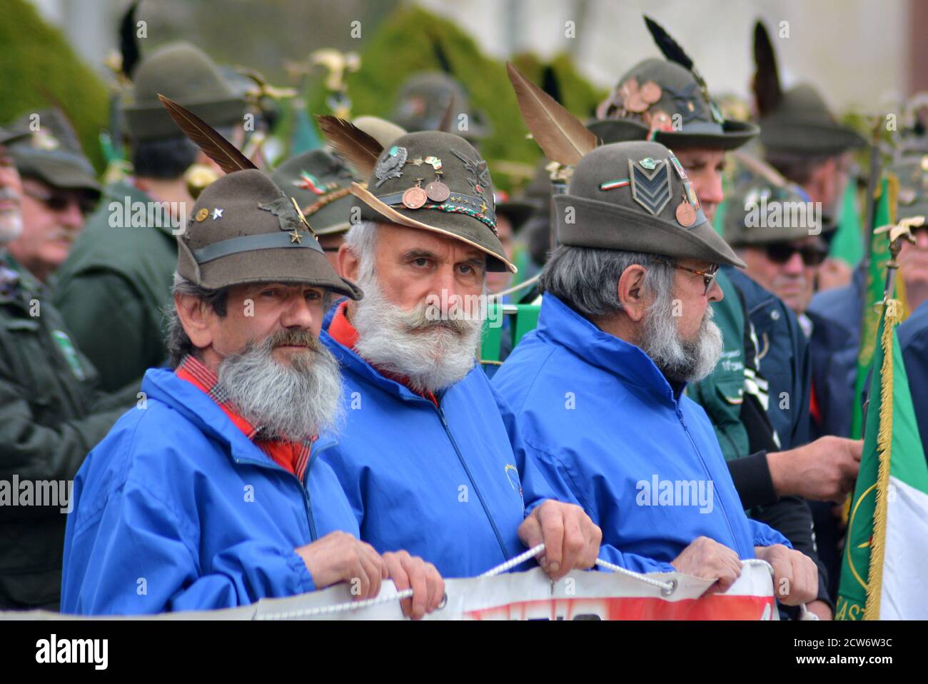 Castelnuovo don Bosco, Piemonte/Italia -04/07/2019- 90° raduno di Alpini, il corpo di fanteria della guerra di montagna dell'esercito italiano. Foto Stock