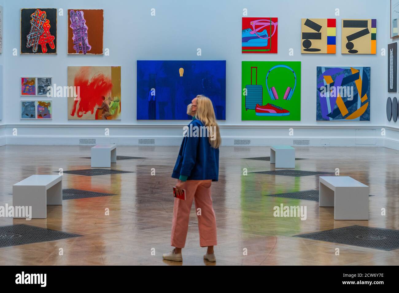 Londra, Regno Unito. 28 Settembre 2020. Opere in Sala III - la Royal Academy (RA) Estate (Inverno) Mostra 2020, che è stata ritardata a causa dell'impatto del blocco di Coronavirus. Credit: Guy Bell/Alamy Live News Foto Stock