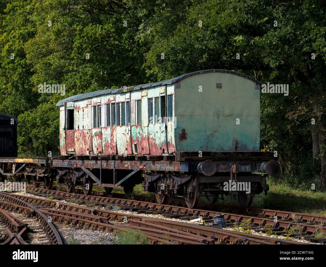 Freno a 5 scomparti terzo 4115 in attesa di restauro ( settembre 2020 ) a Havenstreet sulla ferrovia a vapore dell'Isola di Wight . Foto Stock