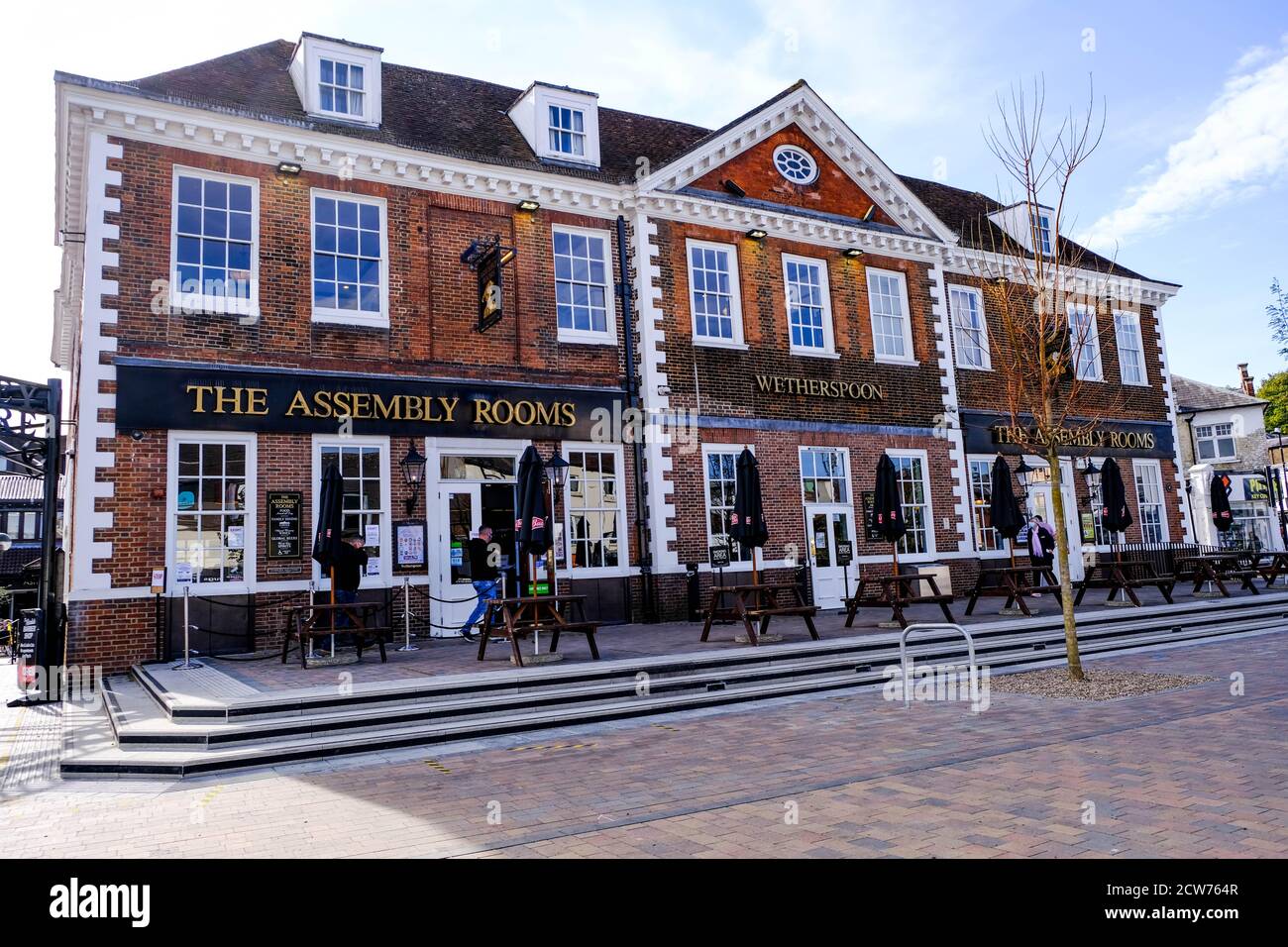 Londra UK, settembre 28 2020, Wetherspoon Pub colpiti dalla crisi dell'ospitalità e 22.00 Curfew Foto Stock