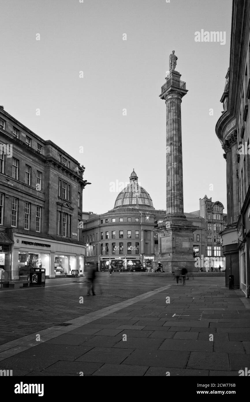Monumento di Gray catturato da Grainger Street nel centro della città di Newcastle upon Tyne, Tyne and Wear, Regno Unito Foto Stock