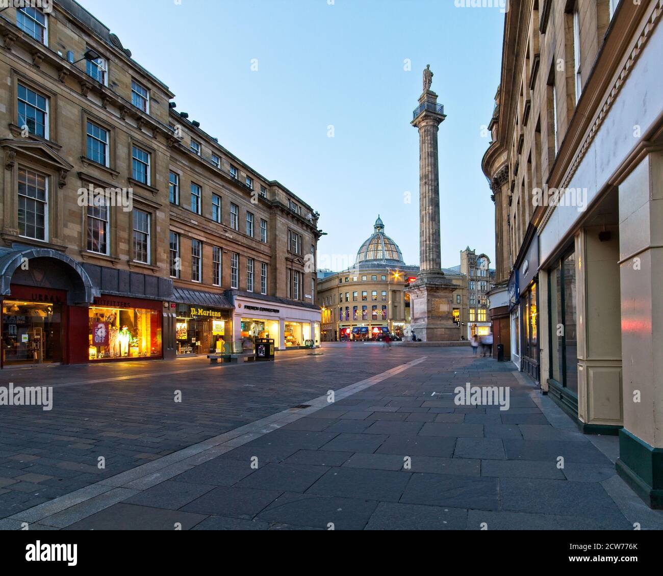Monumento di Gray catturato da Grainger Street nel centro della città di Newcastle upon Tyne, Tyne and Wear, Regno Unito Foto Stock
