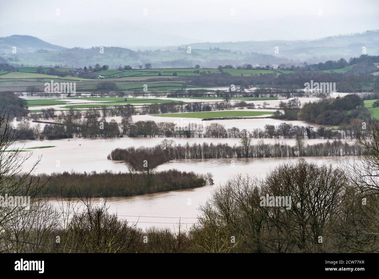 Vista sulla valle di Wye a Clifford, Herefordshire, vicino a Hay-on-Wye, allagata dal fiume Wye a seguito di Storm Dennis (16 febbraio 2020) Foto Stock