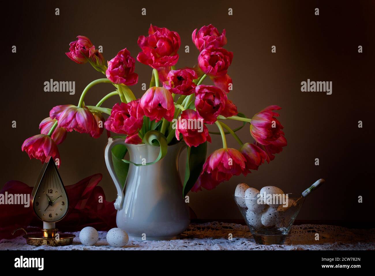 studio della vita still di tulipani di primavera rosa Foto Stock