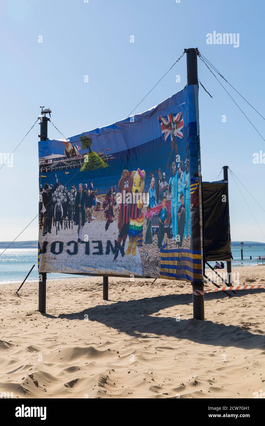 Cold War Steve 'Windbreak' installazione artistica sulla spiaggia di Boscombe, parte del Bournemouth Arts dal Sea Festival, Bournemouth, Dorset UK nel mese di settembre Foto Stock