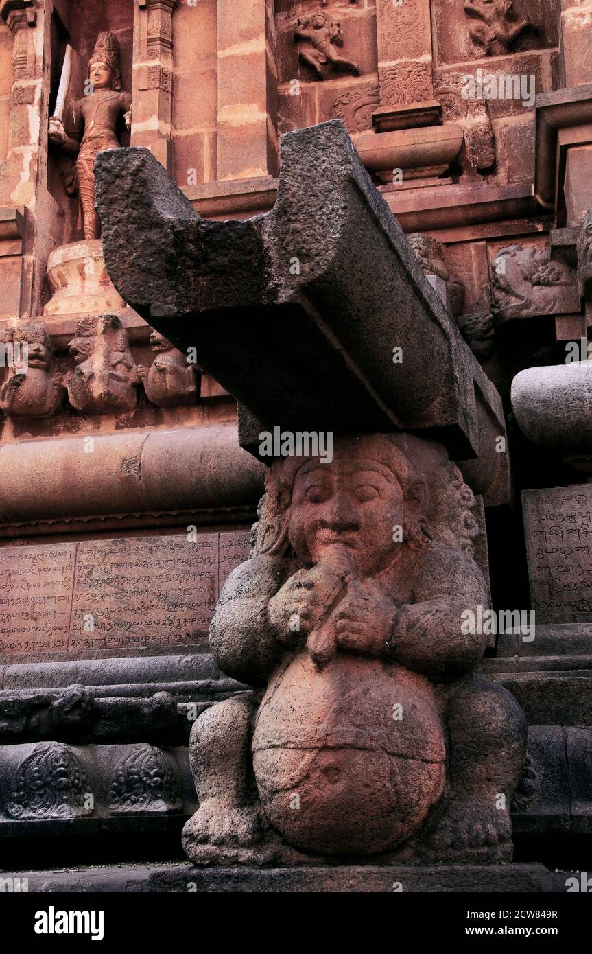 Scarico d'acqua intagliato nel tempio grande di Tanjore Foto Stock