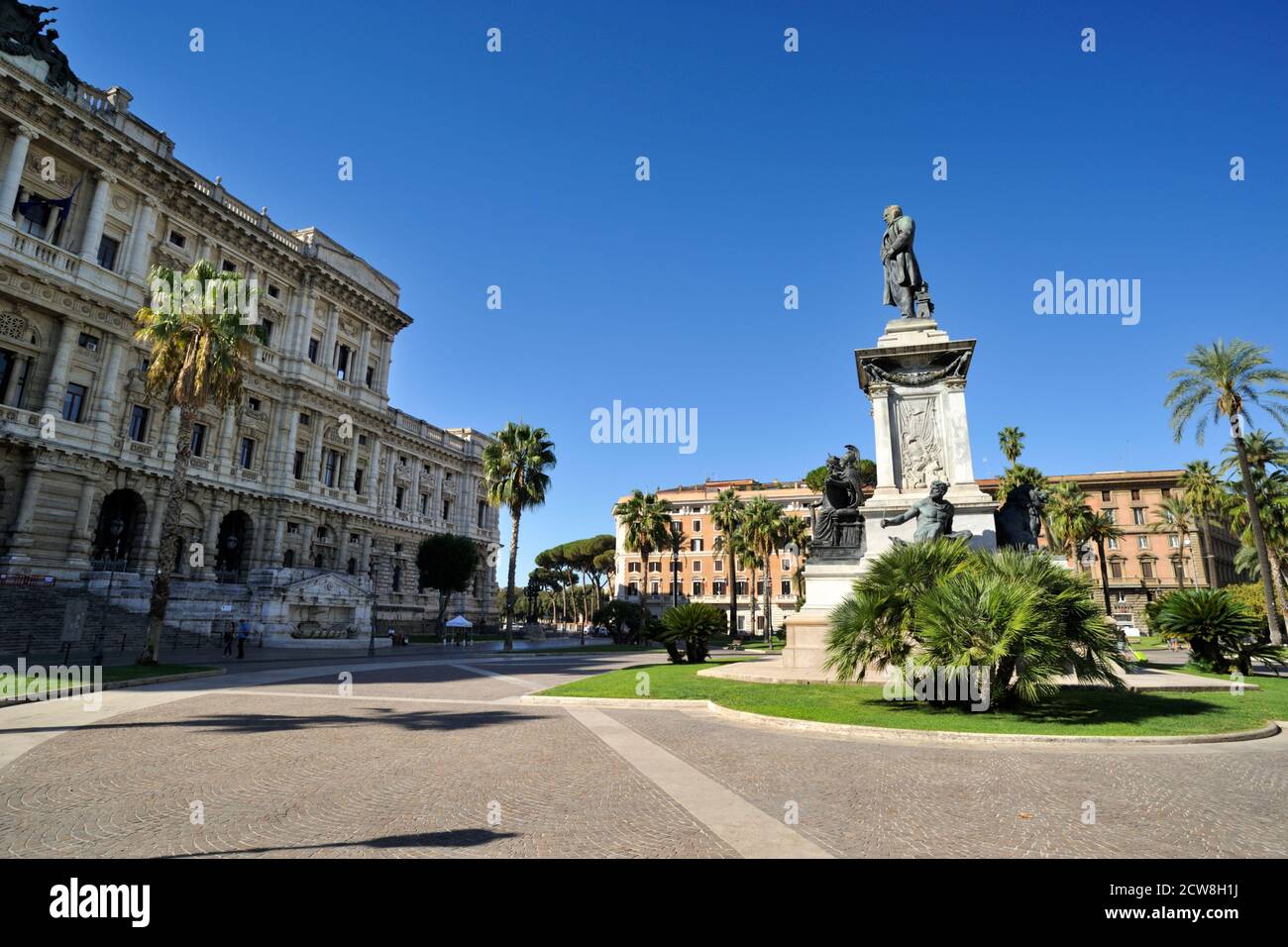 Palazzo di giustizia e monumento Cavour, Piazza Cavour, Roma, Italia Foto Stock