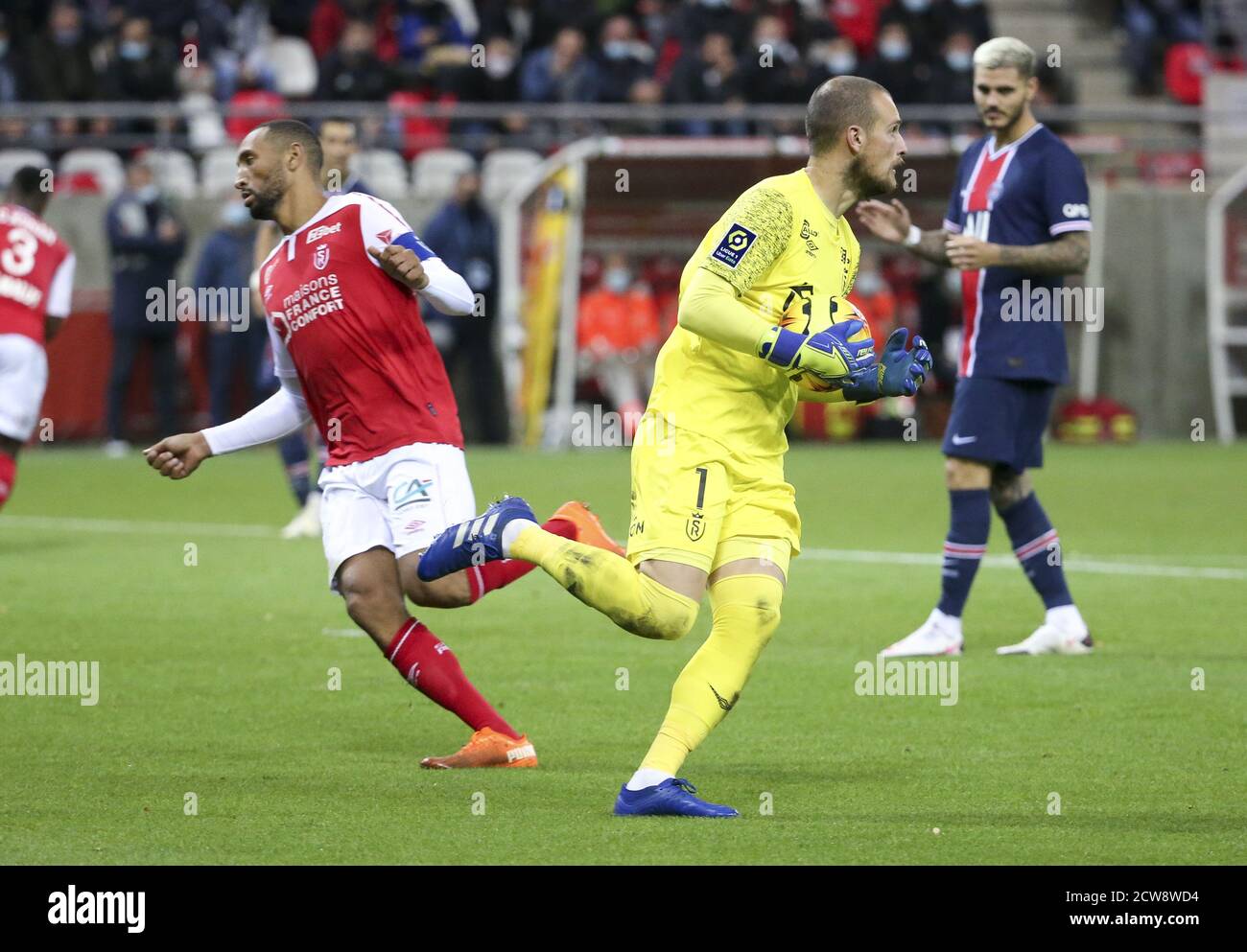 Yunis Abdelhamid di Reims, portiere di Reims Predrag Rajkovic durante il campionato francese Ligue 1 partita di calcio tra Stade de Reims e Parigi Foto Stock