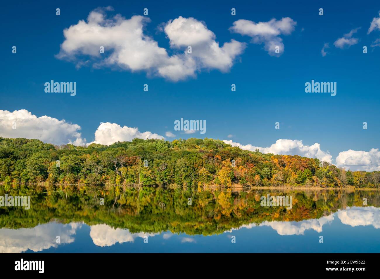 Lago Little Falls in autunno al Willow River state Park, Wisconsin Foto Stock
