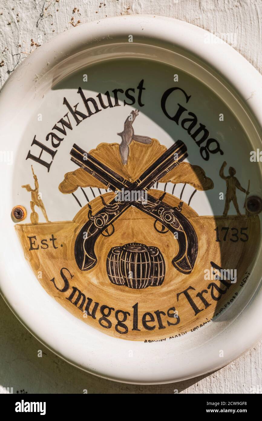 Inghilterra, Sussex orientale, Rye, targa che denota il Sentiero Hawkhurst Gang Smugglers Foto Stock