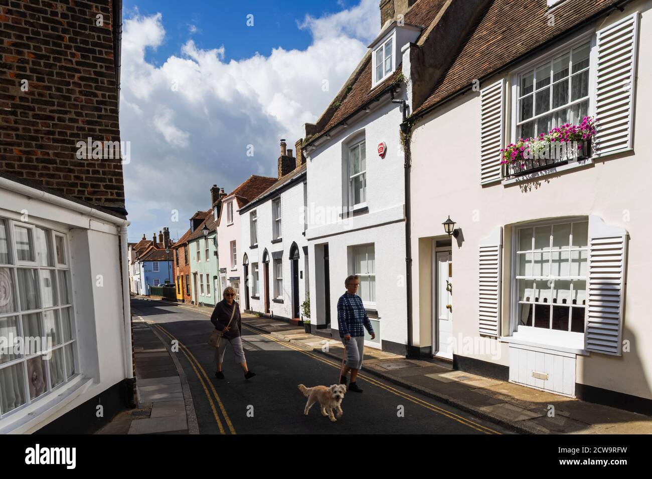 Inghilterra, Kent, Deal, colorato Seafront casa residenziale Foto Stock