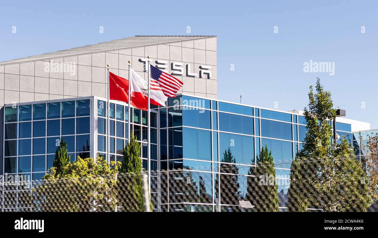 23 settembre 2020 Fremont / CA / USA - Vista esterna degli uffici e dello stabilimento di produzione di Tesla Inc nell'area della baia di San Francisco est, Silicon Valley Foto Stock