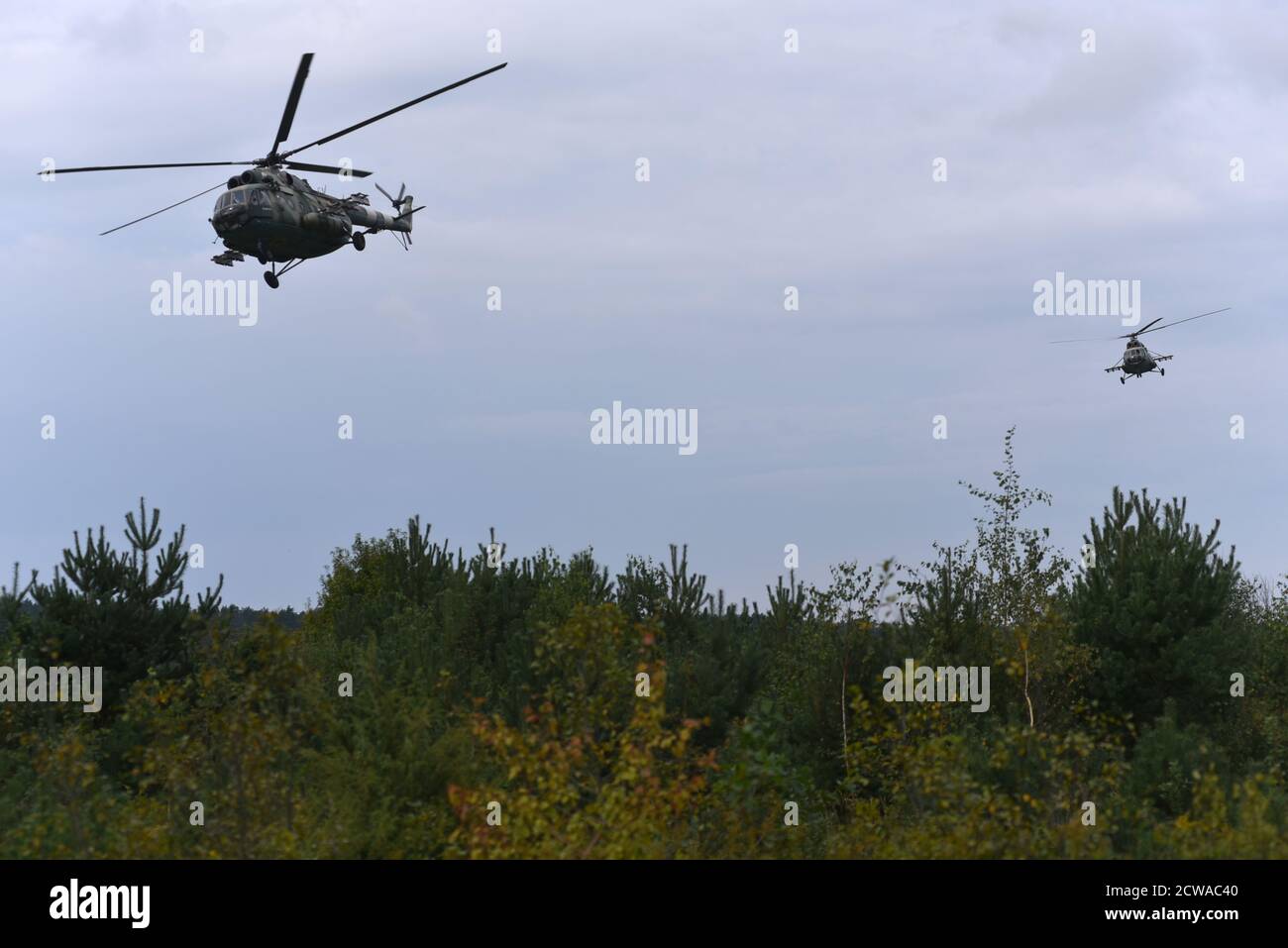 Rapid Trident perfora su un poligono di tiro, vicino a Lviv, Ucraina, 06 settembre 2018. La fase pratica delle esercitazioni militari internazionali Rapid Trident-2018, il più grande esercizio di terra congiunto delle forze armate ucraine e delle unità dell'esercito straniero, è iniziata nel campo di addestramento di Yavoriv. Truppe ucraine e unità militari di stati partner addestrati per contrastare l'aggressione armata in una guerra ibrida. Un totale di 2,500 truppe provenienti da 14 paesi hanno partecipato ai Rapid Trident Drills di quest'anno. gli stati partecipanti sono la Gran Bretagna, il Canada, la Georgia, la Lituania, la Turchia, la Polonia e la Germania. Foto Stock