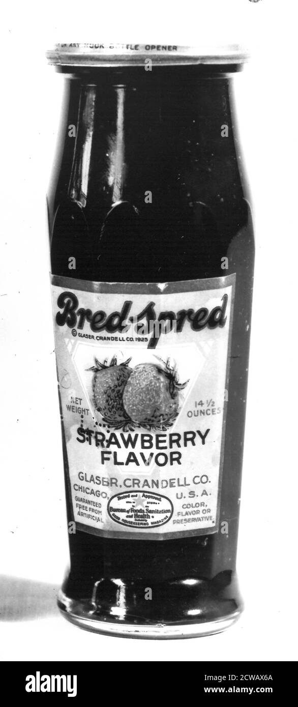 Durante la grande depressione, le aziende alimentari, come Bred Spred, impiegarono imballaggi ingannevoli per indurre in errore i consumatori. Bred Spred, commercializzato come gelatina, è stato realizzato con riempitivi di bassa qualità e offerto in vasi di vetro colorati, capitalizzando sulla crisi economica. Foto Stock