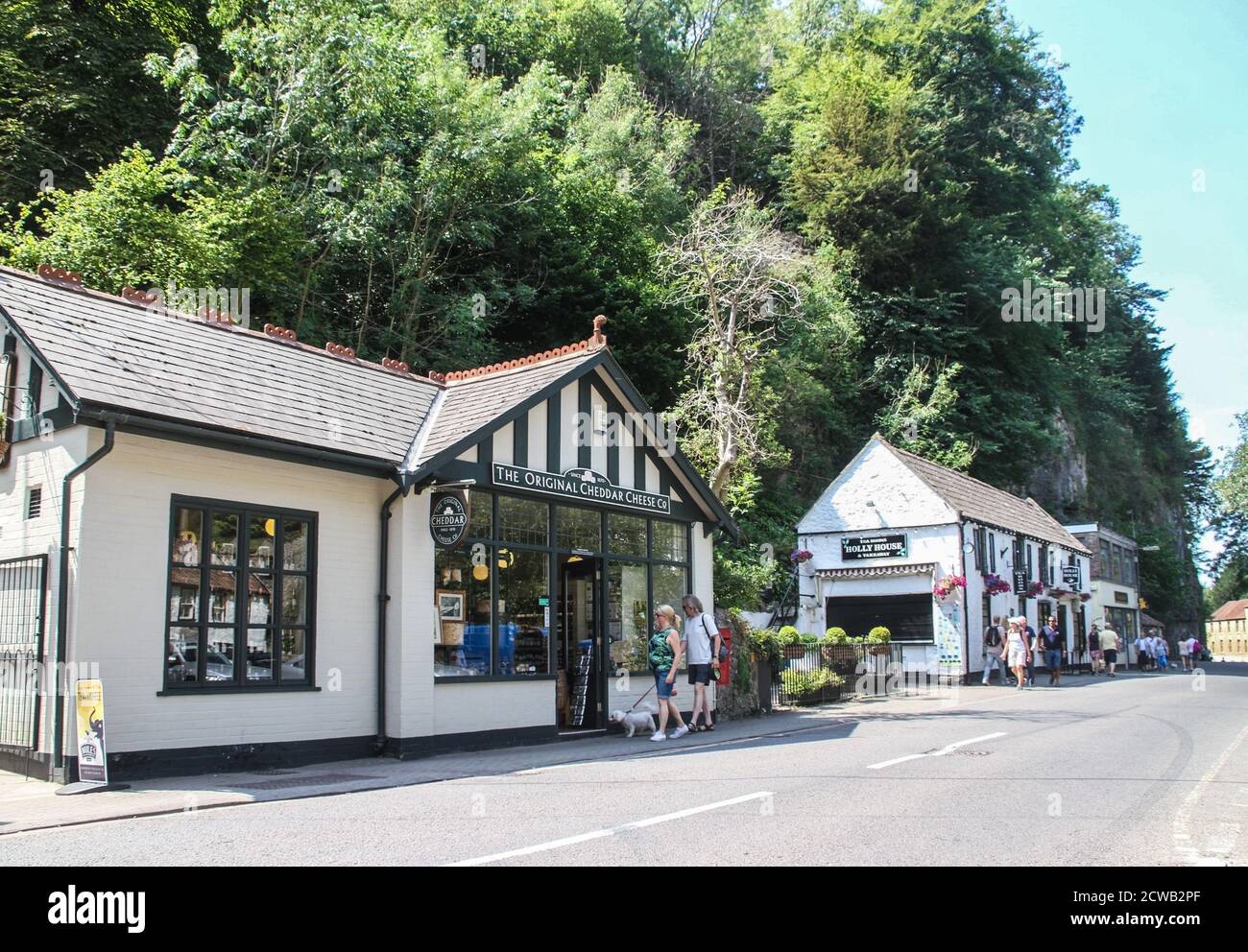 Cheddar Gorge, il negozio originale Cheddar Cheese Company su Cliff Street, Cheddar, Somerset Foto Stock