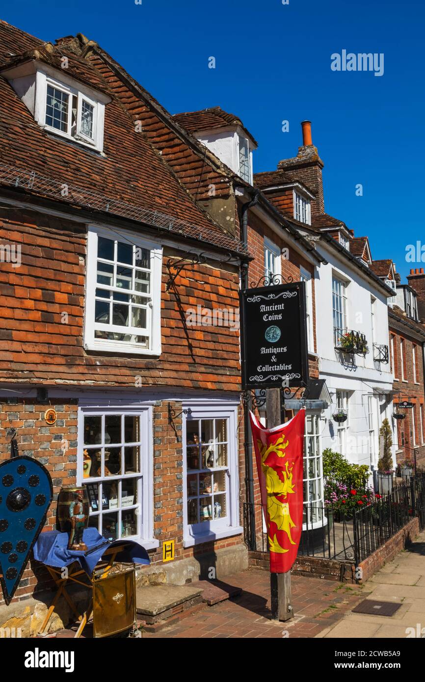 Inghilterra, East Sussex, Battle, High Street, negozio di antiquariato Foto Stock