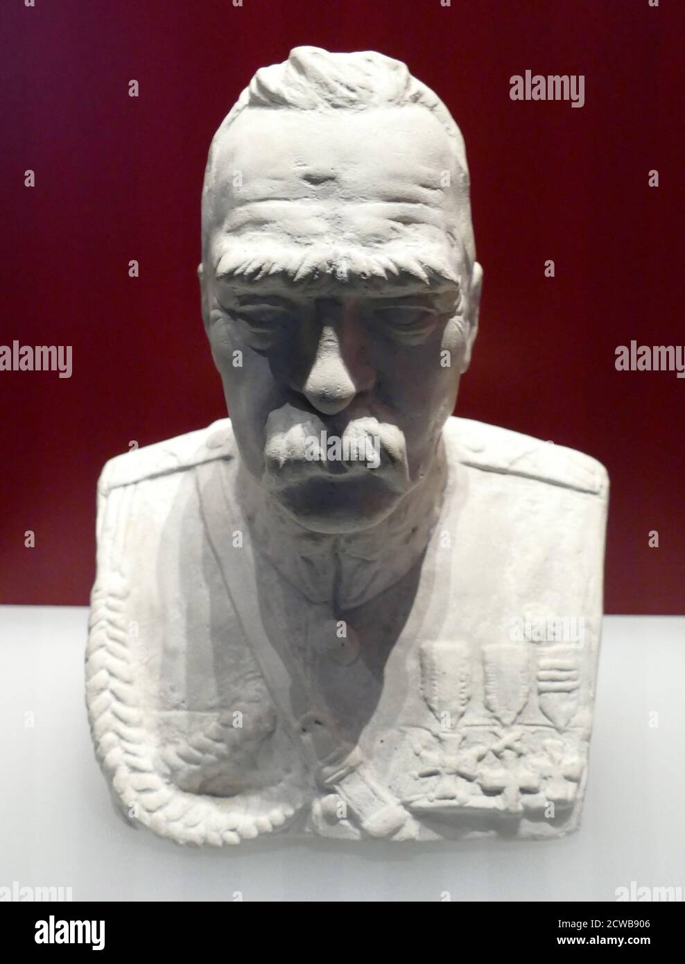 Busto di Jozef Klemens Pilsudski (1867 - 1935), statista polacco che servì come Capo di Stato (1918-22) e primo Maresciallo di Polonia (dal 1920). Fu considerato il leader de facto (1926-35) della seconda Repubblica polacca Foto Stock