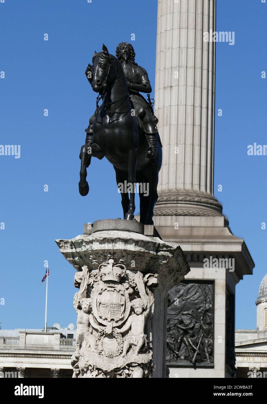 La statua equestre di Charles IST di Gran Bretagna. Situato a Charing Cross, Londra, è un'opera dello scultore francese Hubert le Sueur, probabilmente lanciata nel 1633 Foto Stock