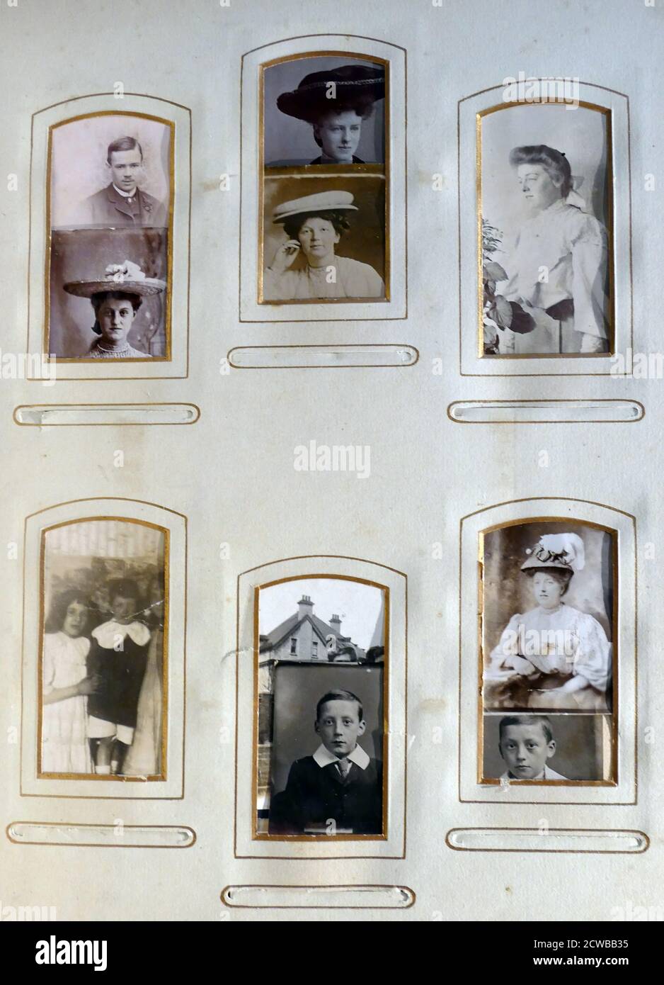 Fotografie di un album fotografico di famiglia inglese. Inizio del ventesimo secolo. 1918 Foto Stock