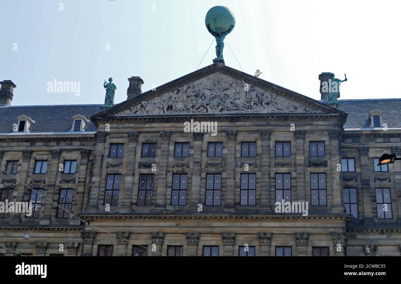 Il Palazzo reale di Amsterdam ad Amsterdam (Koninklijk Paleis van Amsterdam o Paleis op de Dam), situato sul lato ovest di Piazza Dam, nel centro di Amsterdam Foto Stock