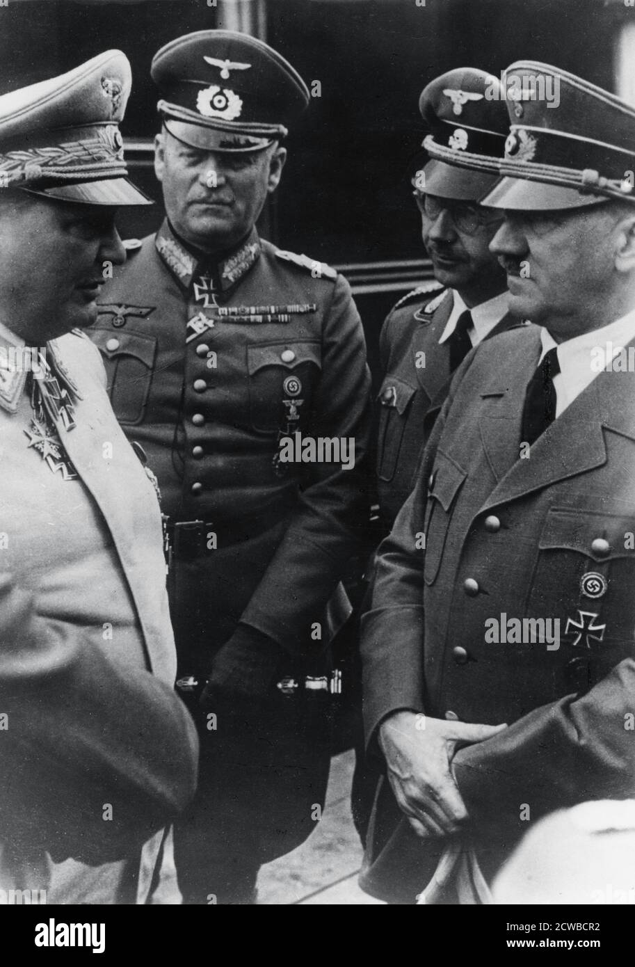 Adolf Hitler al suo quartier generale con i nazisti più anziani il suo 52° compleanno, 20 aprile 1941. Da sinistra a destra: Reichsmarschall Hermann Goering, Field Marshal Wilhelm Keitel, Reichsfuhrer Heinrich Himmler, Hitler. Il fotografo è sconosciuto. Foto Stock