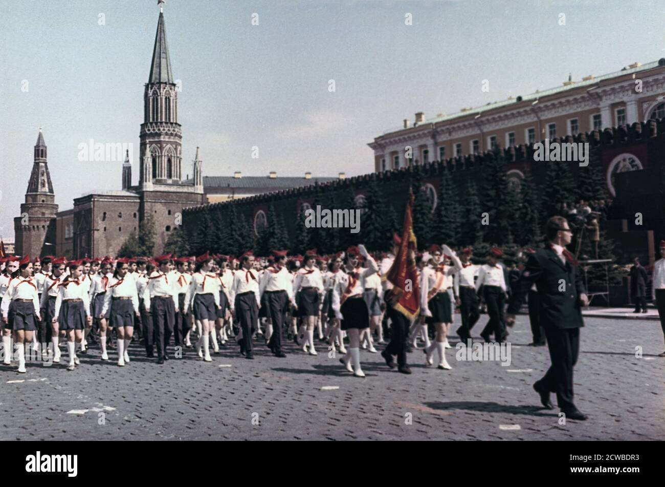 Parata dei giovani pionieri, Piazza Rossa, Mosca, 1972. Foto Stock