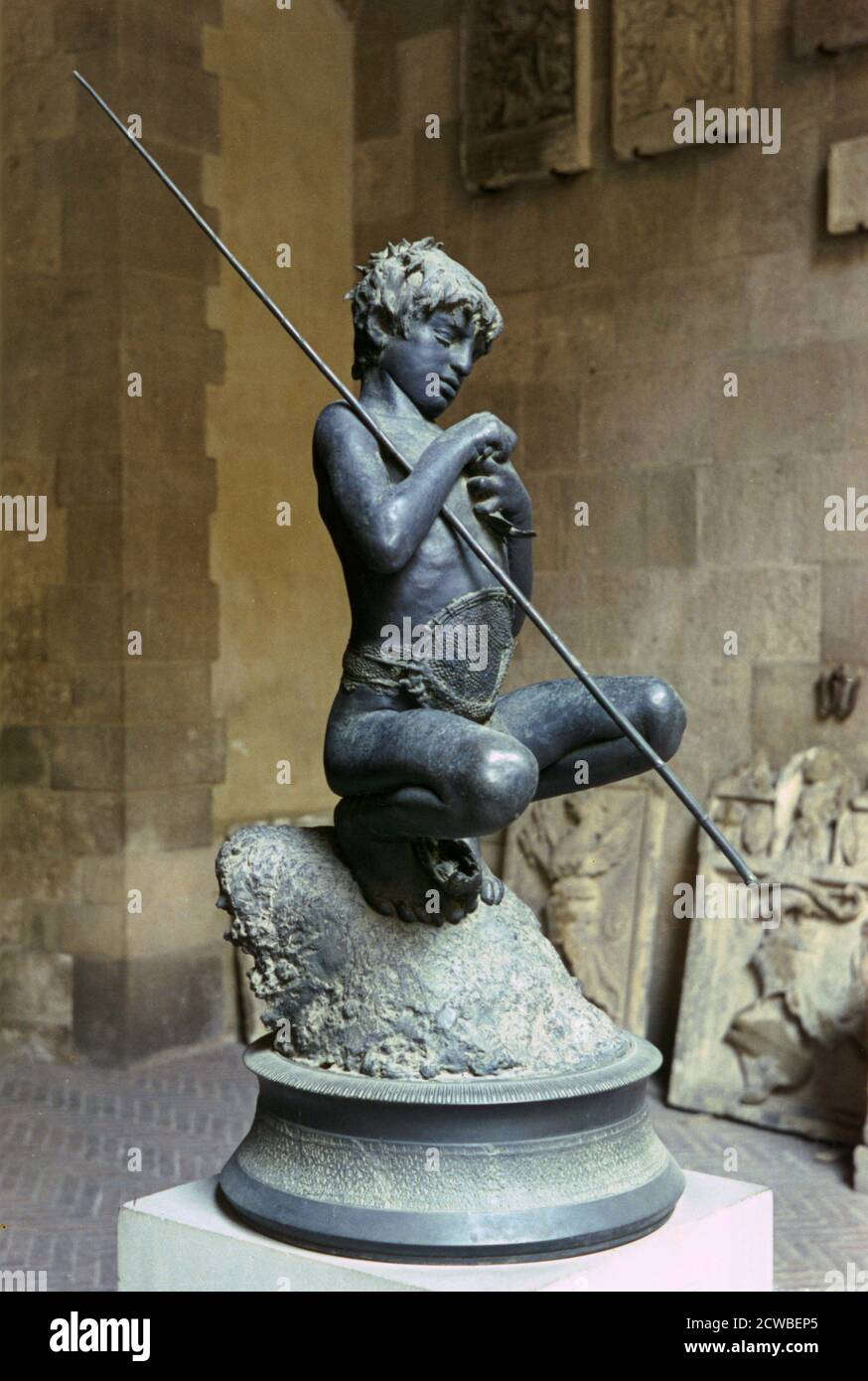 Fisher boy (il Pescatore)', 1877. Artista: Vincenzo Gemito. Vincenzo Gemito (1852-1929) è stato uno scultore e artista italiano. Essendo un artista autodidatta, ha prodotto un lavoro distintivo per quel tempo, creando opere realiste in contrasto con l'arte sentimentale popolare del 19 ° secolo. Foto Stock