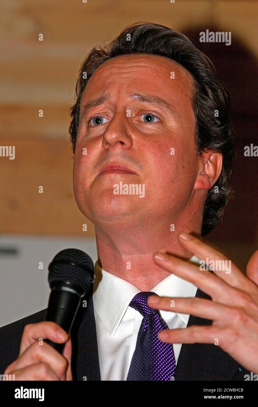 Fotografia di David Cameron dopo essere diventato primo Ministro. David William Donald Cameron (1966-) un politico britannico che ha servito come primo ministro del Regno Unito dal 2010 al 2016 Foto Stock