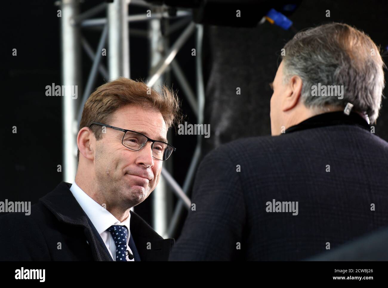 Fotografia di Tobias Ellwood scattata dopo le elezioni generali del 2019. Tobias Martin Ellwood (1966-) un politico e autore del Partito conservatore britannico. Servì nelle giubbotti verdi reali e raggiunse il grado di capitano. Attualmente è membro del Parlamento di Bournemouth East e dal 2017 al 2019 è stato ministro del governo britannico presso il Ministero della Difesa. Foto Stock