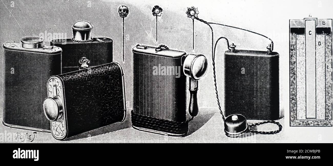 Incisione raffigurante varie forme di torce tascabili e 'gioielli' elettrici di Enrico e Lenud. Piccole lampade a incandescenza alimentate da una cella a secco (destra). Foto Stock