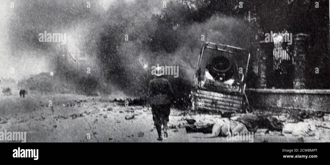 Fotografia in bianco e nero della Battaglia di Francia, maggio-giugno 1940; Dunkerque che soffre bombardamento. Foto Stock