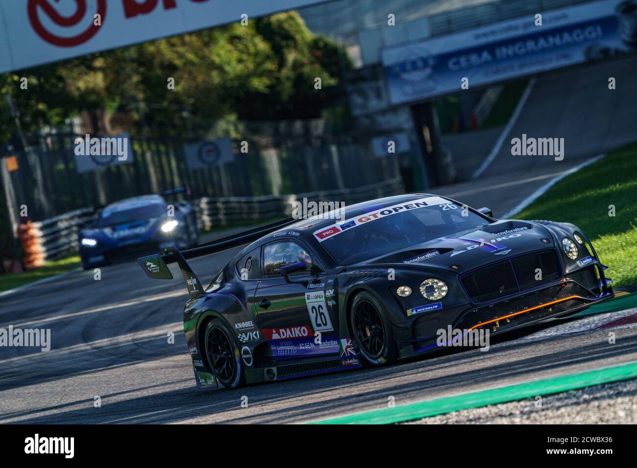 26 Fabrizio Crestani e Yannick Mettler (International GT Open - Team Lazarus) Su Bentley Continental GT3 durante International GT Open ed Euroformul Foto Stock
