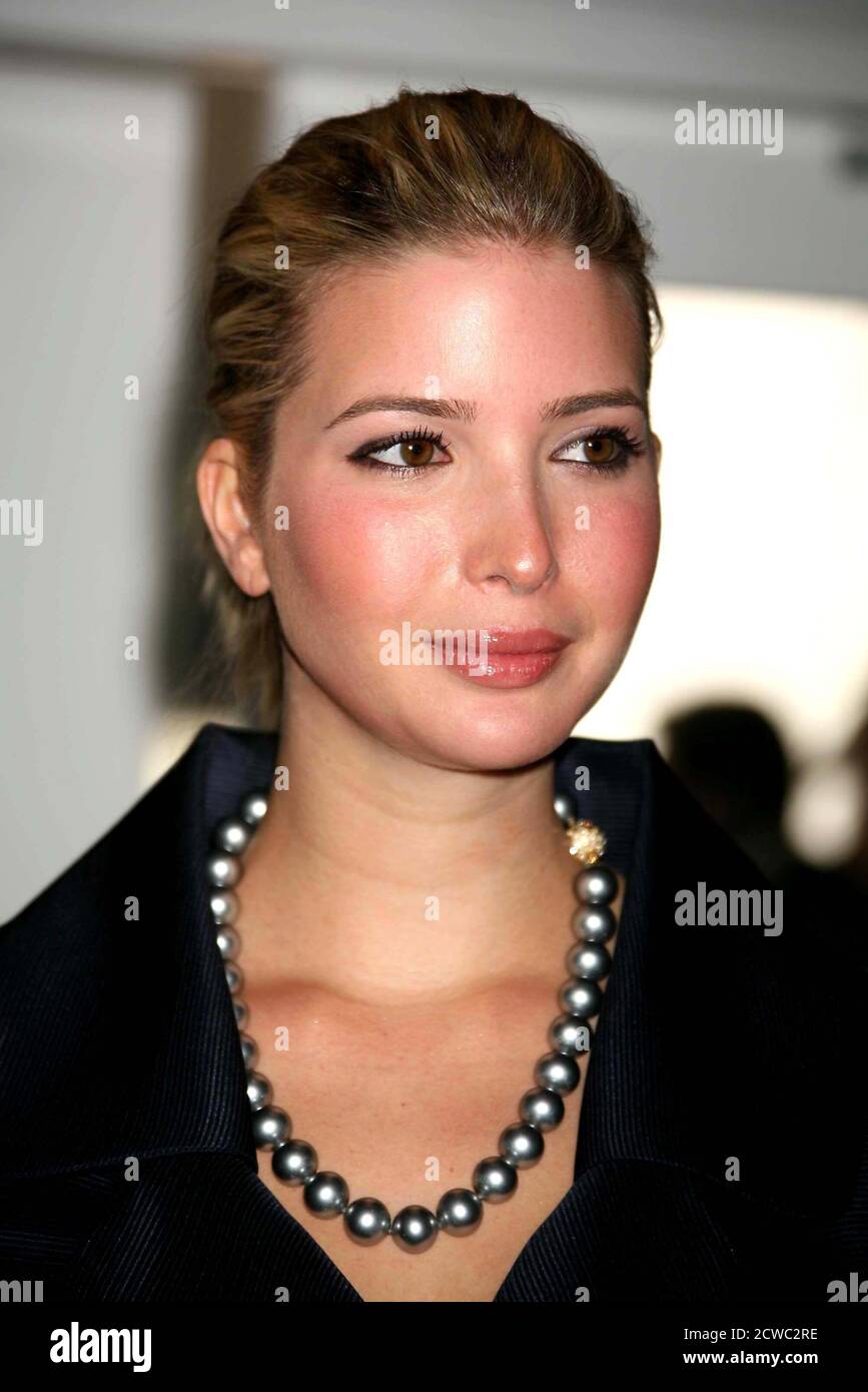 Ivanka Trump alla mostra di Michael Kors Fall 2006 Donne e uomini Collezioni al Bryant Park a New York City il 02-08-2006. Credito: Henry McGee/MediaPunch Foto Stock