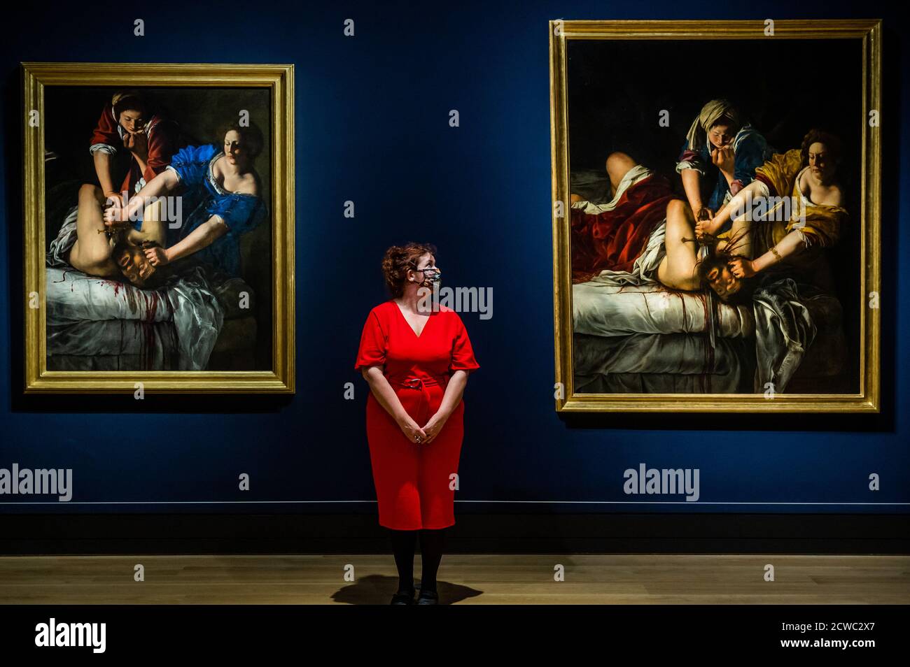 Londra, Regno Unito. 26 settembre 2020. Judith che appra Holofernes circa 1612-13 e circa 1613-14 - Artemisia: Per la prima volta nel Regno Unito, una grande mostra monografica dell'opera di Artemisia Gentileschi (1593-1654 o più tardi), apre alla Galleria Nazionale nell'ottobre 2020. L'ispirazione è l'acquisizione, nel 2018, del Self Portrait di Gentileschi come Santa Caterina d'Alessandria (circa 1615-17), il primo dipinto dell'artista ad entrare in una collezione pubblica britannica. Credit: Guy Bell/Alamy Live News Foto Stock