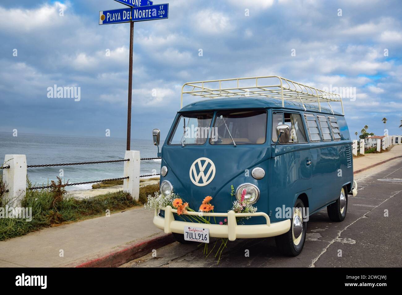 Flower Power anni '70 Vintage Volkswagen Foto Stock