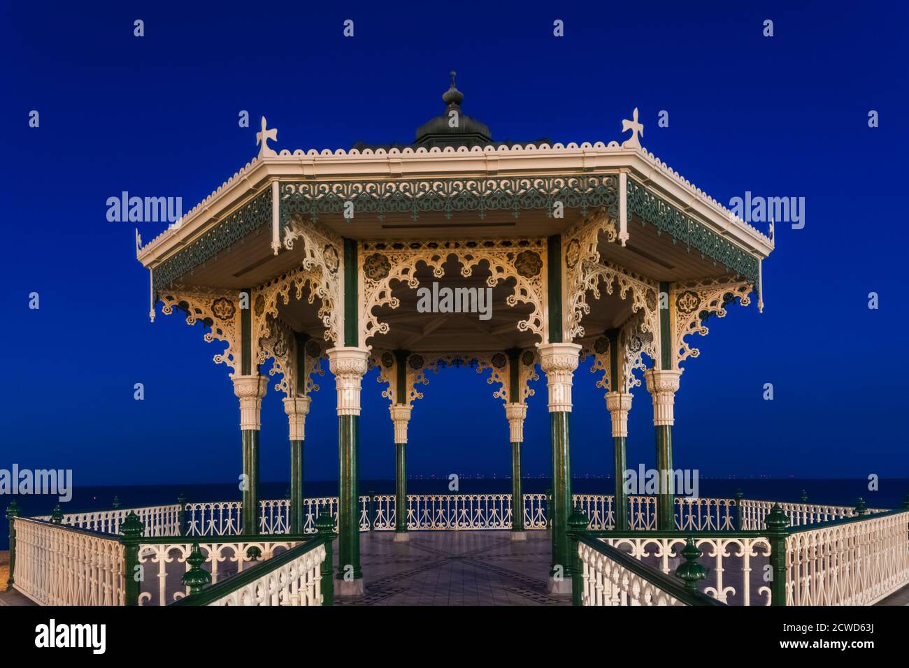 Inghilterra, East Sussex, Brighton, Brighton Seafront, l'ornata Bandstand vittoriano Foto Stock