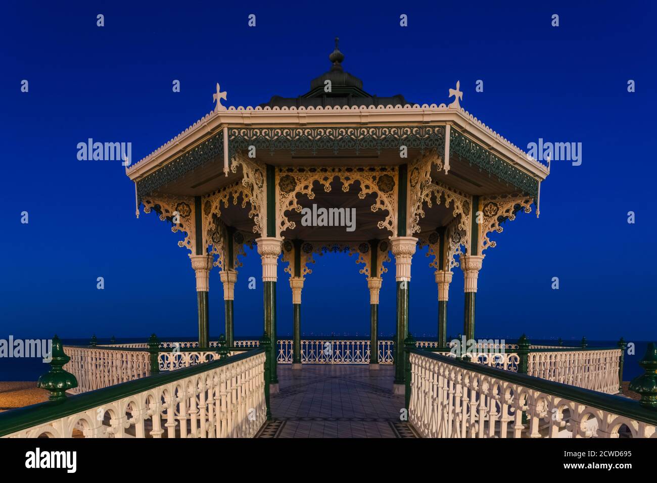 Inghilterra, East Sussex, Brighton, Brighton Seafront, l'ornata Bandstand vittoriano Foto Stock