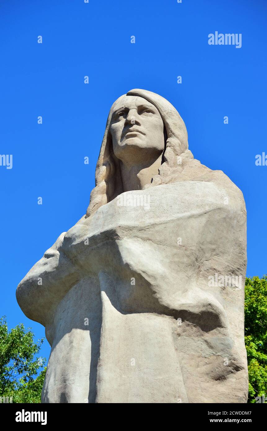 Oregon, Illinois, Stati Uniti. "L'Eterno Indiano", conosciuta anche come la "Statua dei Black Hawk", è una statua alta 48 metri del famoso scultore Larado Taft. Foto Stock