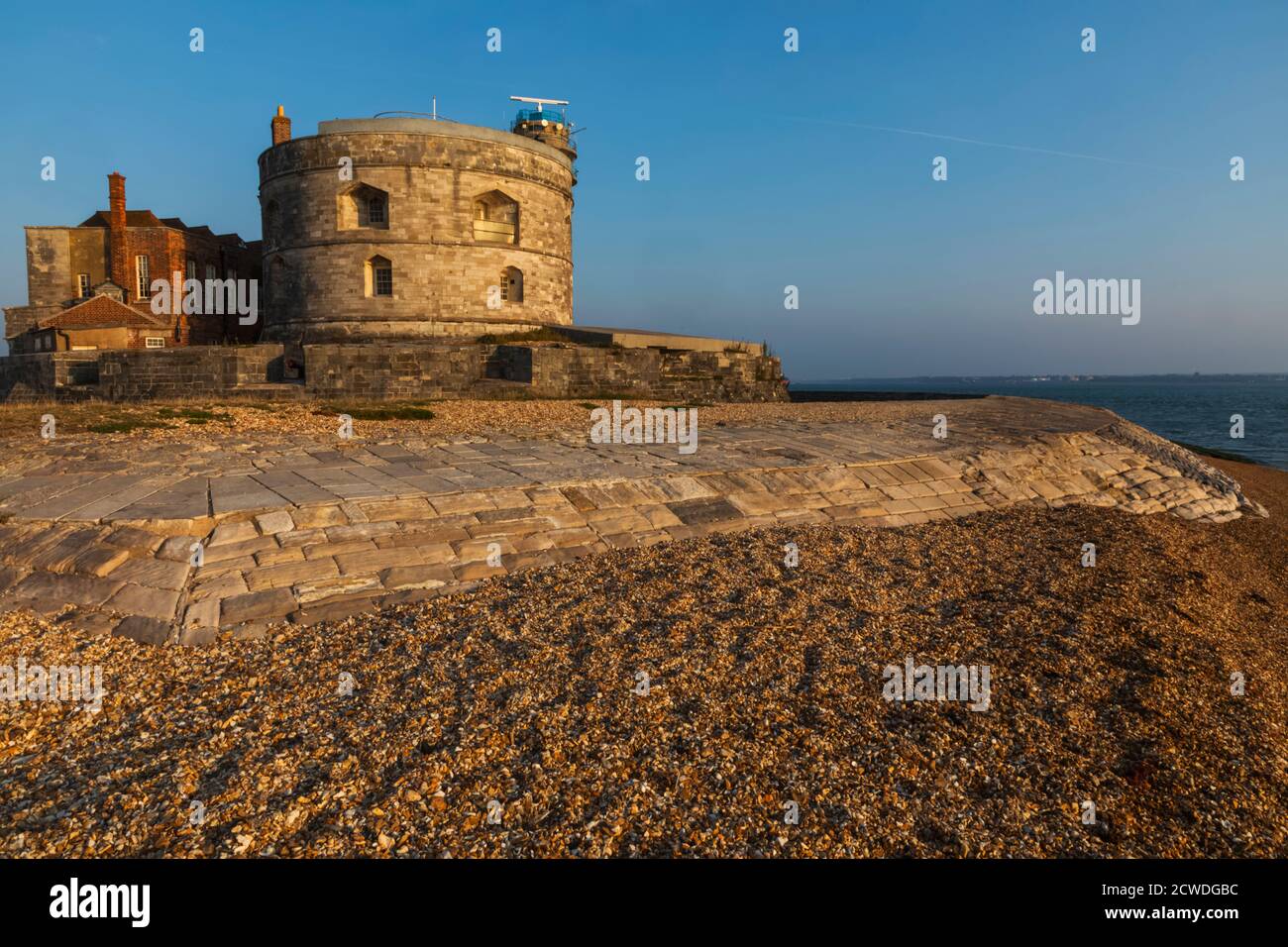 Inghilterra, Hampshire, New Forest, Calshot, Calshot Beach e Castello Foto Stock