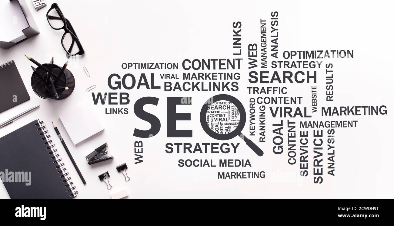 SEO-ottimizzazione Wordcloud con parole chiave su sfondo White Desk, Panorama, Collage Foto Stock