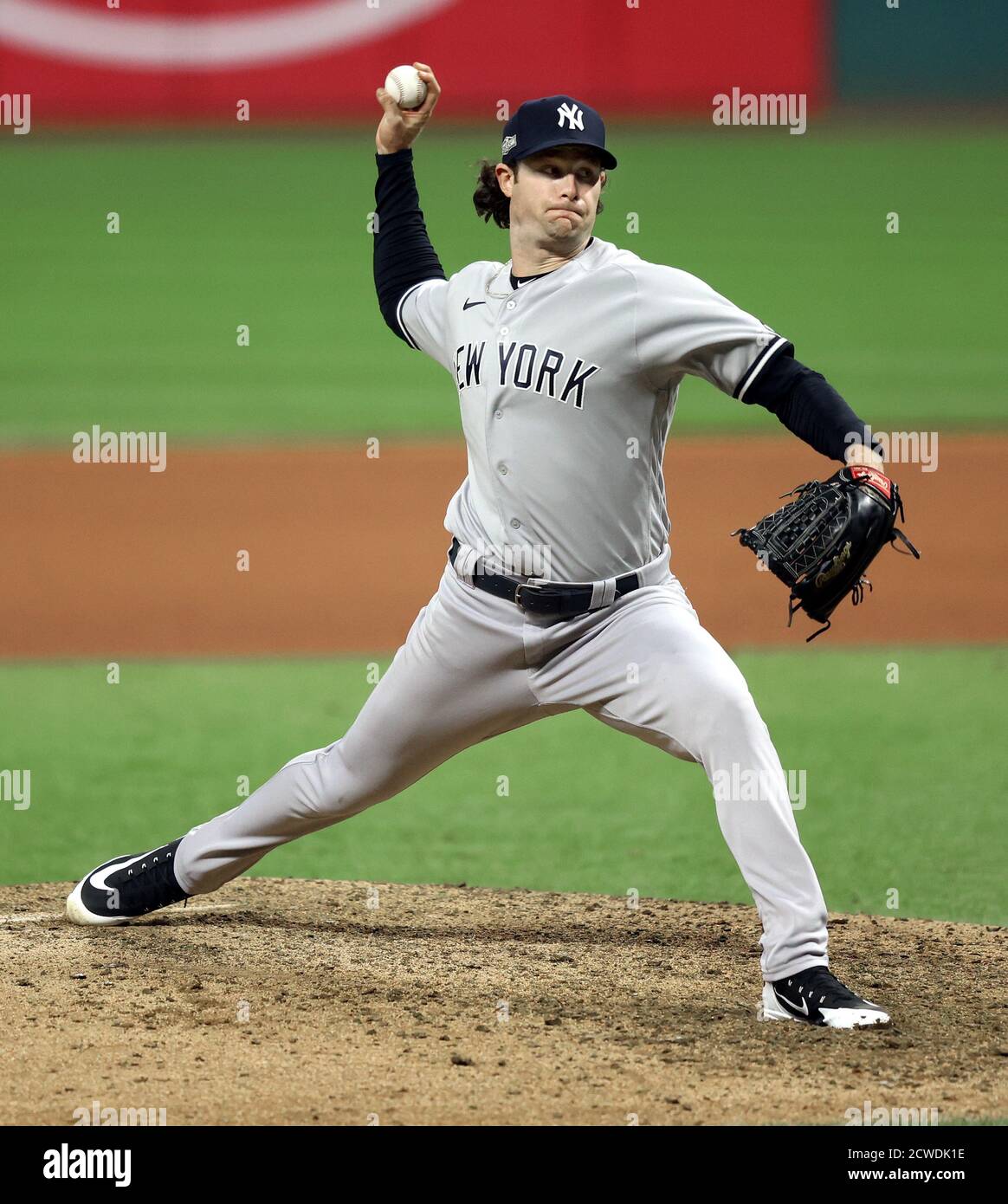 Cleveland, Stati Uniti. 29 Settembre 2020. New York Yankees Gerrit Cole (45) piazzola durante il settimo assestamento del gioco di carte al Wild al Progressive Field di Cleveland, Ohio, martedì 29 settembre 2020. Foto di Aaron Josefczyk/UPI Credit: UPI/Alamy Live News Foto Stock