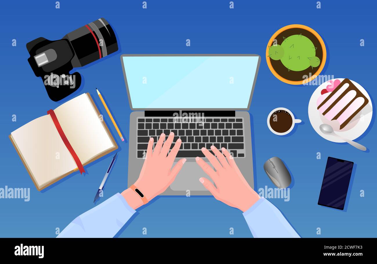 Concetto di ambiente di lavoro. Vista dall'alto a mani con laptop, notebook, mouse, matita, penna, telefono cellulare, fotocamera digitale, tazza di caffè, torta e cucchiaino da tè, cactus Illustrazione Vettoriale
