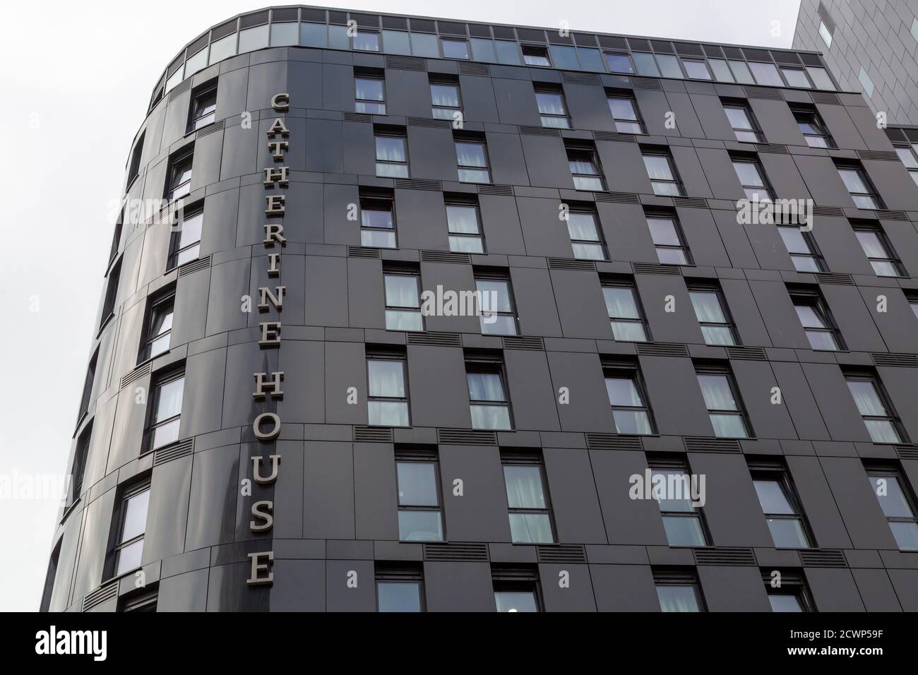 Vista su Catherine House Student accommodation a Portsmouth City centro Foto Stock