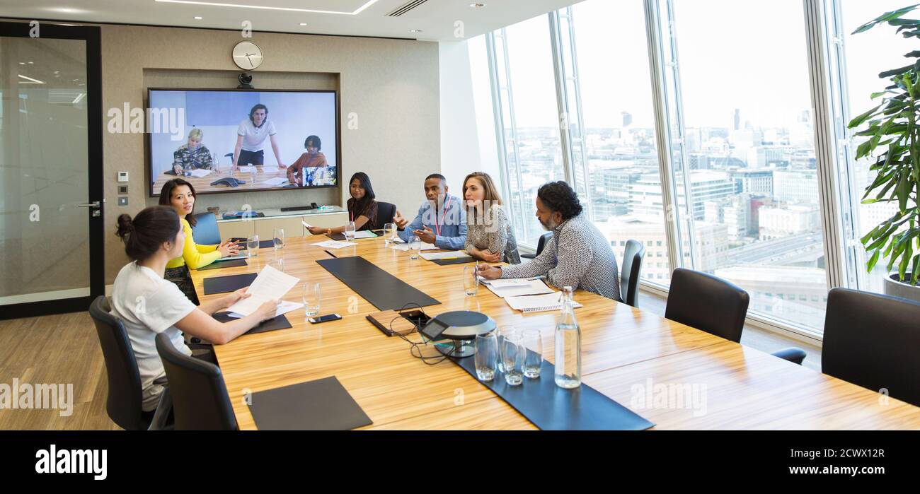Business persone videoconferenza in sala conferenze meeting Foto Stock