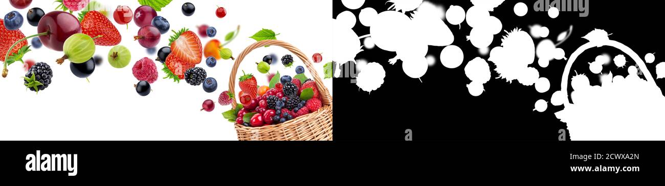 Frutti di bosco freschi nel cestello isolato su sfondo bianco Foto Stock