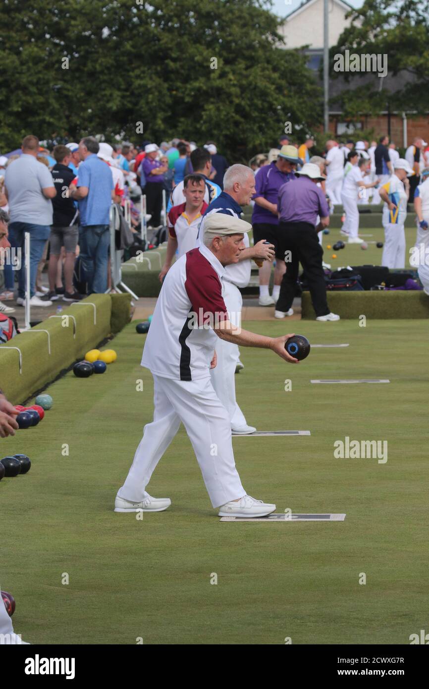 Ayr, Ayrshire, Scozia, Regno Unito 29 giugno 2019. Il World Bowls Competiton a Northfield Ayr.The 2019 Bowls Scotland National Championships anche luogo al National Center for Bowling a Northfield in Ayr da Lunedi 22 a Sabato 27 Luglio. Le bocce, o le bocce del prato, è uno sport in cui l'obiettivo è di rotolare le sfere polarizzate in modo che si fermano vicino ad una sfera più piccola chiamata 'un jack' o 'gattino'. Si gioca su un campo da bowling, che può essere piatto, convesso o irregolare. Foto Stock