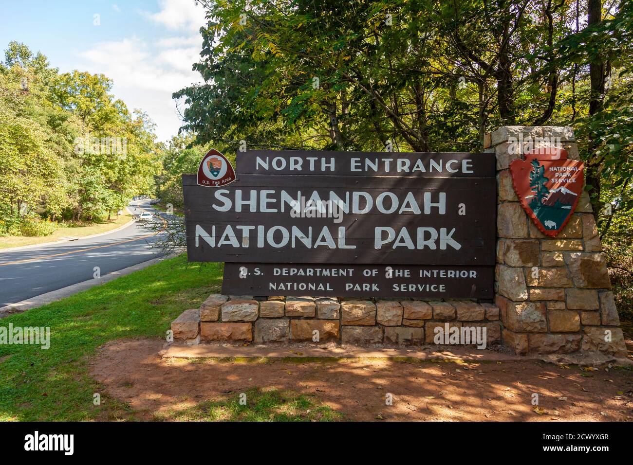 Shenandoah Valley, VA, USA 09/27/2020: Entrata nord del Parco Nazionale di Shenandoah, una popolare destinazione di fuga vicino all'area metropolitana di DC. È m Foto Stock