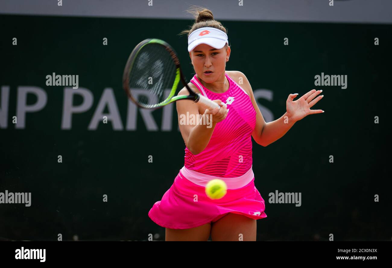 Parigi, Francia. 30 settembre 2020. Kamilla Rakhimova della Russia in azione durante il secondo round al Roland Garros 2020, torneo di tennis Grand Slam, il 30 settembre 2020 allo stadio Roland Garros di Parigi, Francia - Photo Rob Prange / Spain DPPI / DPPI Credit: LM/DPPI/Rob Prange/Alamy Live News Foto Stock