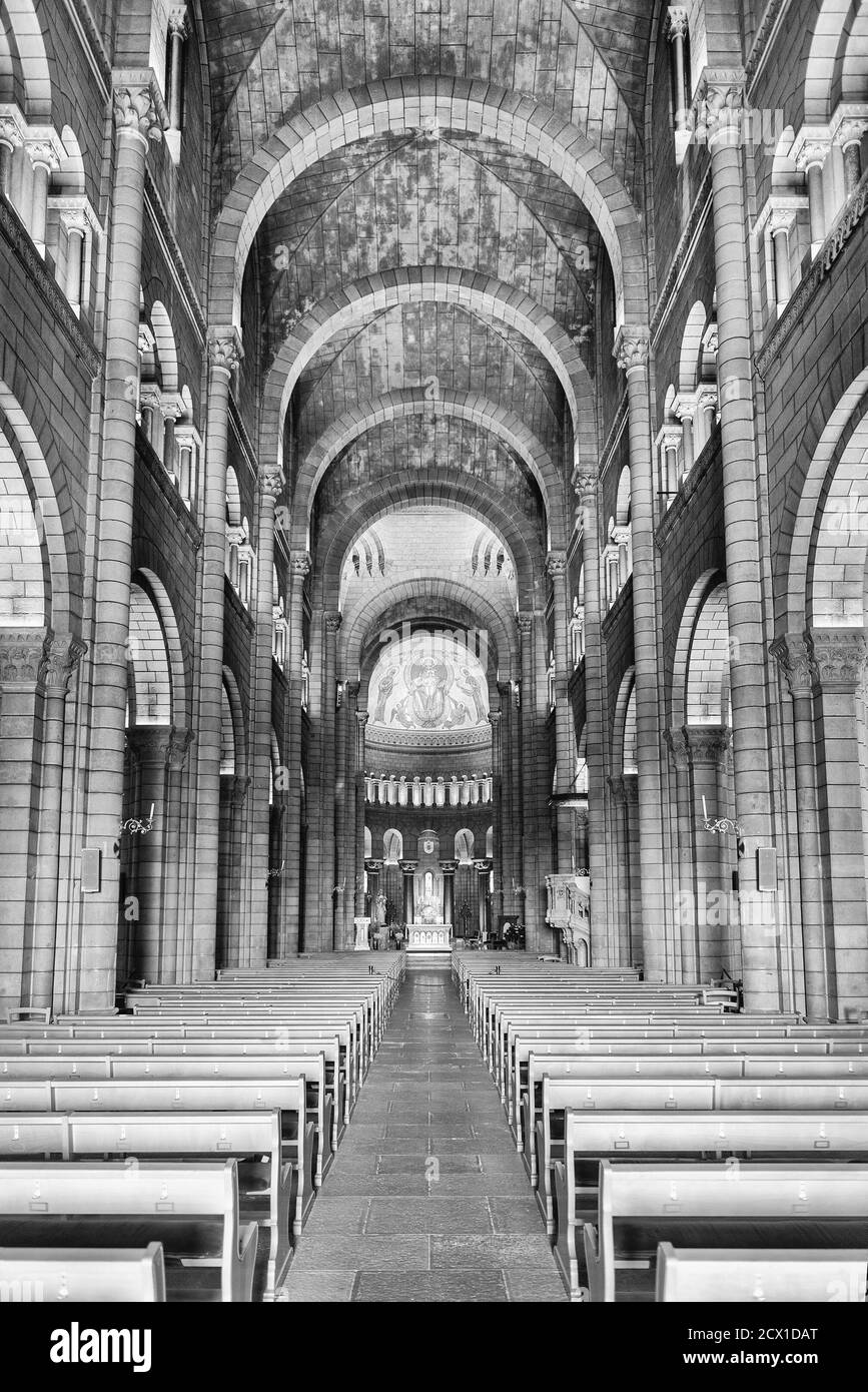 MONACO - AGOSTO 13: Interni della Cattedrale di nostra Signora Immacolata, aka Cattedrale di Monaco, simbolo della città di Monaco, aka le Rocher o la roccia Foto Stock
